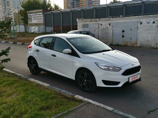 2017 Ford Focus III Рестайлинг, белый, 1100000 рублей, вид 2