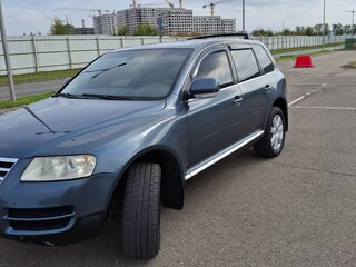 2005 Volkswagen Touareg I, серый, 1070000 рублей, вид 1