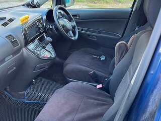 2004 Toyota Wish I, синий, 850000 рублей, вид 5