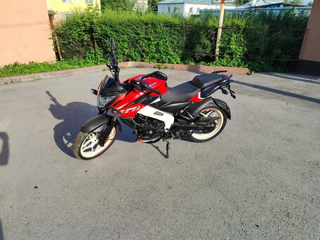 2021 Bajaj Pulsar NS 200, красный, 255000 рублей, вид 5