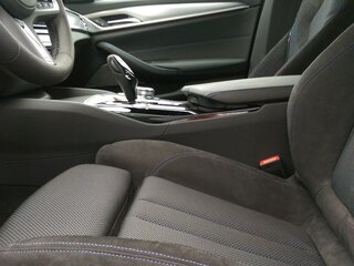2019 BMW 5 серии 530i xDrive VII (G30/G31/G38), чёрный, 5100000 рублей, вид 4