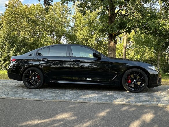 2022 BMW 5 серии 520d xDrive VII (G30/G31/G38) Рестайлинг, чёрный, 3700000 рублей - вид 4