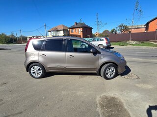 2013 Nissan Note I Рестайлинг, коричневый, 750000 рублей, вид 4