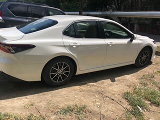 2022 Toyota Camry VIII (XV70) Рестайлинг, белый, 2800000 рублей, вид 2