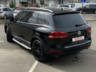 2010 Volkswagen Touareg II, чёрный, 2340000 рублей, вид 4