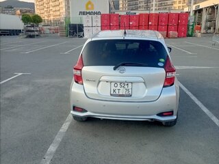 2018 Nissan Note II Рестайлинг, серебристый, 1217000 рублей, вид 3
