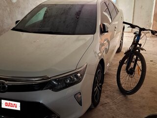 2017 Toyota Camry VII (XV50) Рестайлинг, белый, 2150000 рублей, вид 5