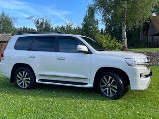 2016 Toyota Land Cruiser 200 Series Рестайлинг 2, белый, 6500000 рублей, вид 4