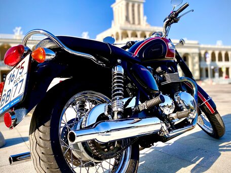 2014 Triumph Bonneville T100, красный, 1000000 рублей, вид 2