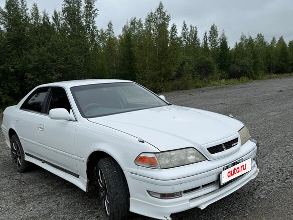 1999 Toyota Mark II VIII (X100), белый, 650000 рублей - вид 1