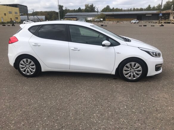 2016 Kia Ceed II Рестайлинг, белый, 1500000 рублей - вид 12