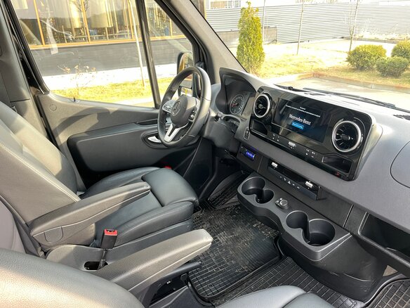 2020 Mercedes-Benz Sprinter, чёрный, 8900000 рублей - вид 5