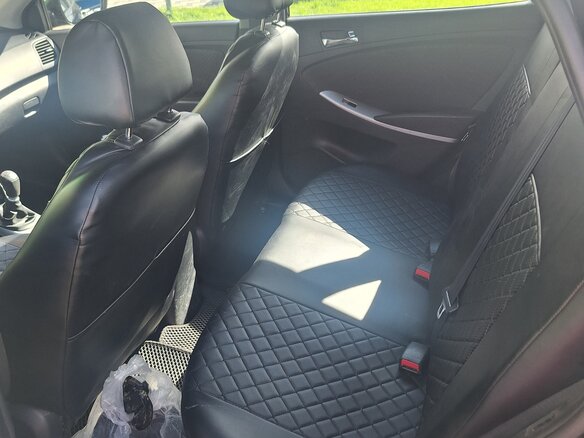 2012 Hyundai Solaris I, чёрный, 700000 рублей - вид 8