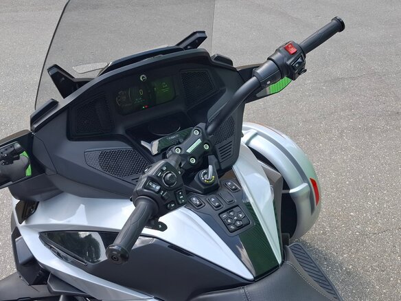 2022 BRP Can-Am Spyder, серый, 3350000 рублей - вид 10