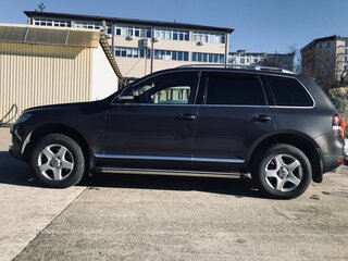 2006 Volkswagen Touareg I Рестайлинг, серый, 1200000 рублей, вид 2