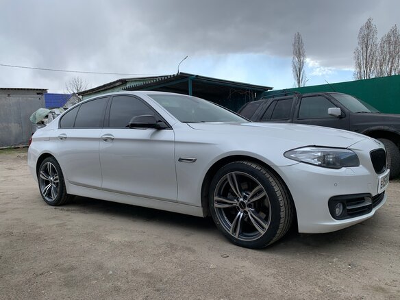 2016 BMW 5 серии 520d VI (F10/F11/F07) Рестайлинг, белый, 2500000 рублей - вид 1