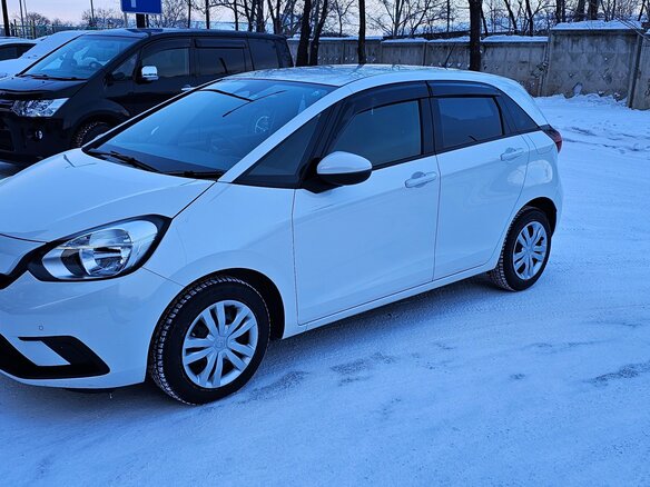 2020 Honda Fit IV, белый, 1535000 рублей - вид 2