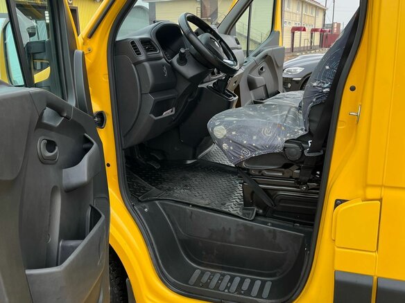 2020 Renault Master, золотистый, 2300000 рублей - вид 8