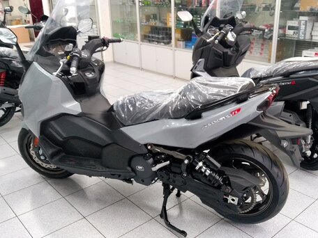 2025 Sym Maxsym TL 500, серый, 825990 рублей, вид 2