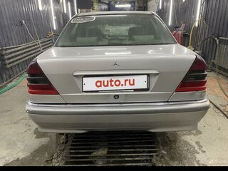 1997 Mercedes-Benz C-Класс 180 5-speed I (W202), серебристый, 299000 рублей, вид 2
