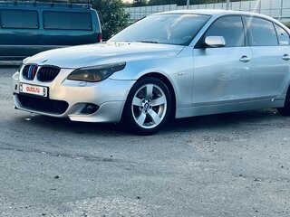 2006 BMW 5 серии 525i V (E60/E61), серебристый, 950000 рублей, вид 1