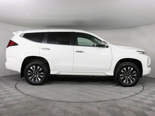 2022 Mitsubishi Montero Sport III Рестайлинг, белый, 3860000 рублей, вид 4