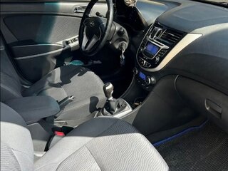 2012 Hyundai Solaris I, синий, 695000 рублей, вид 5