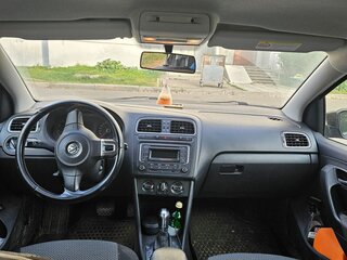 2012 Volkswagen Polo V, чёрный, 870000 рублей, вид 5