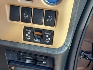 2014 Toyota Noah III (R80), красный, 1660000 рублей, вид 4