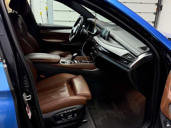 2017 BMW X6 40d II (F16), синий, 4100000 рублей - вид 10
