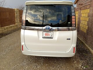 2015 Toyota Voxy III (R80), белый, 1950000 рублей, вид 5