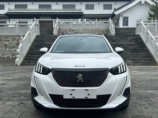 2023 Peugeot 2008 II, белый, 1351400 рублей, вид 2