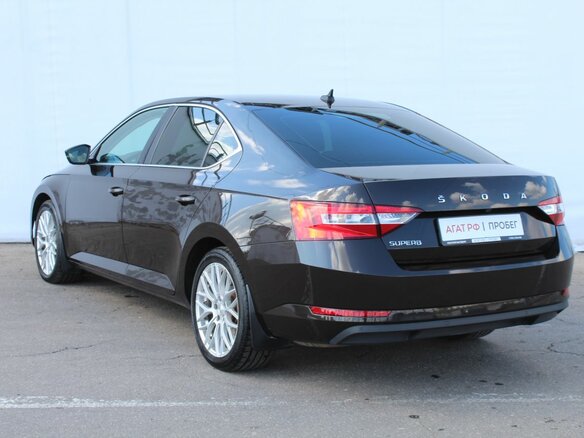 2021 Skoda Superb III Рестайлинг, коричневый - вид 4