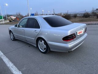 2001 Mercedes-Benz E-Класс 200 II (W210, S210) Рестайлинг, серебристый, 330000 рублей, вид 3
