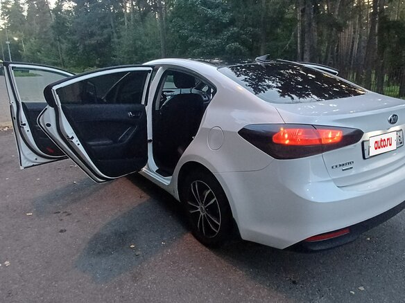 2019 Kia Cerato III Рестайлинг (Classic), белый, 1550000 рублей - вид 12