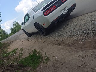 2018 Dodge Challenger III Рестайлинг 2, белый, 3399999 рублей, вид 4
