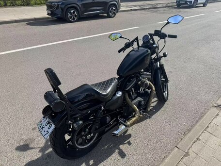2020 Harley-Davidson Sportster 883, чёрный, 680000 рублей, вид 1