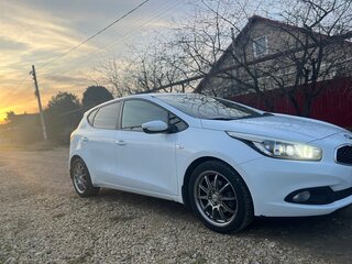 2014 Kia Ceed II, белый, 1100000 рублей, вид 2