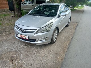 2016 Hyundai Solaris I Рестайлинг, серебристый, 989000 рублей, вид 1