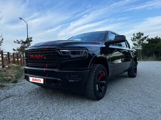 2021 Ram 1500 Crew Cab V, чёрный, 5750000 рублей, вид 1