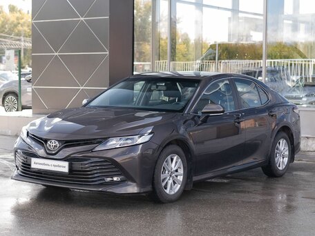 Toyota Camry VIII (XV70)