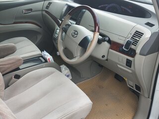 2011 Toyota Estima III Рестайлинг, белый, 870000 рублей, вид 4