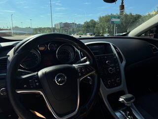 2012 Opel Astra GTC J Рестайлинг, серебристый, 800000 рублей, вид 3