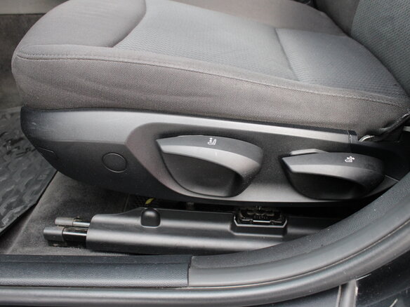 2011 BMW 3 серии 318i V (E90/E91/E92/E93) Рестайлинг, чёрный - вид 12