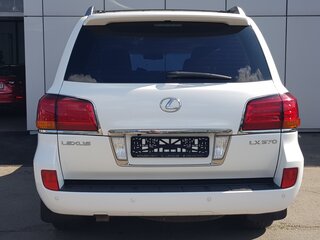 2010 Lexus LX 570 III, белый, 4200000 рублей, вид 5