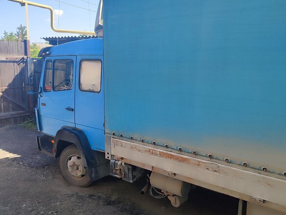1994 Mercedes-Benz Vario, синий, 1050000 рублей - вид 4