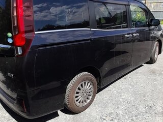 2014 Toyota Esquire I, синий, 1600000 рублей, вид 4