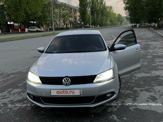 2014 Volkswagen Jetta VI, серебристый, 1000000 рублей, вид 2