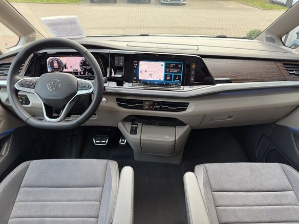 2025 Volkswagen Multivan T7, чёрный, 9100000 рублей - вид 13
