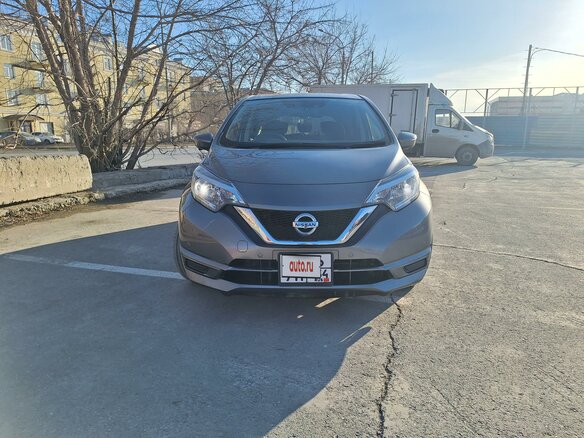 2020 Nissan Note II Рестайлинг, серый, 1050000 рублей - вид 1